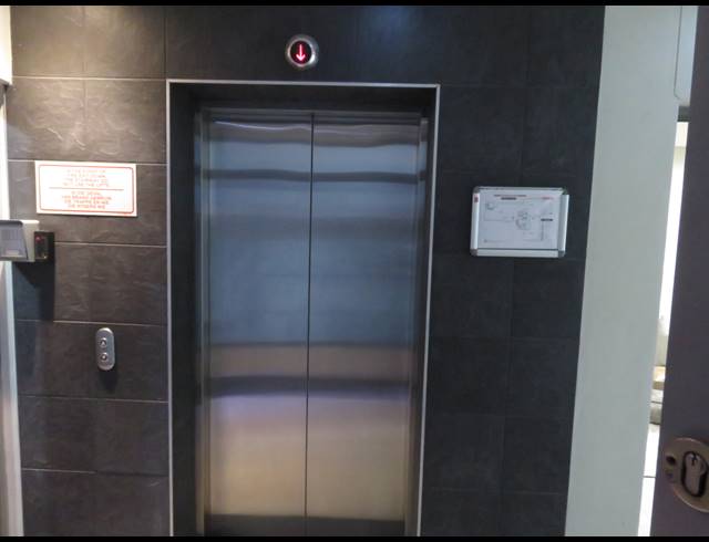 305M² OFFICE TO LET IN SOMERSET WEST MALL TRIANGLE
